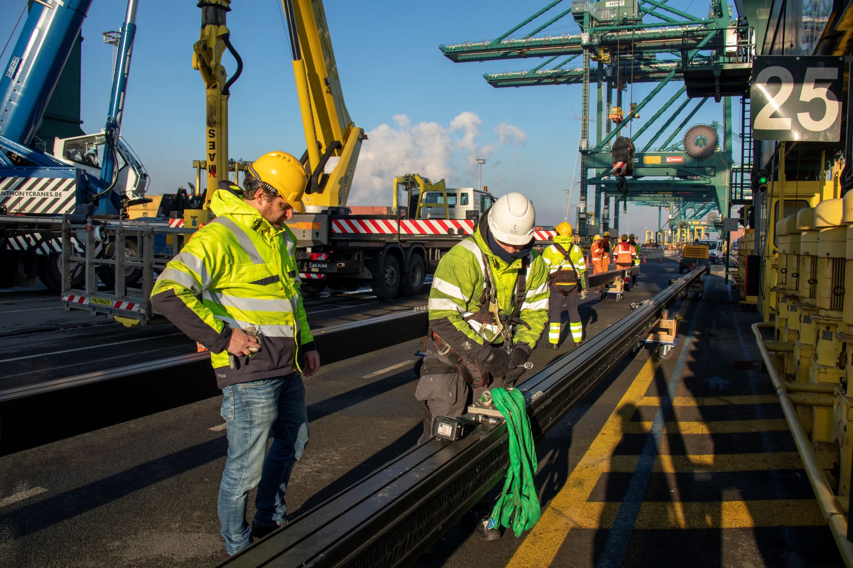 Rail Hoisting Boxcatcher